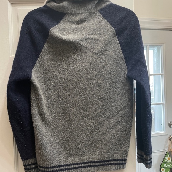 Wool Cardigan (Gray and Blue) - Picture 3 of 5